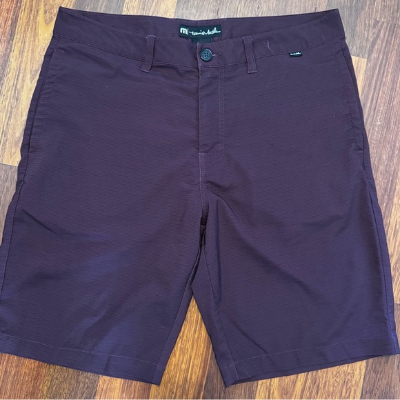 Men’s Travis Mathew Golf Shorts 
Size 32 - Picture 1 of 4